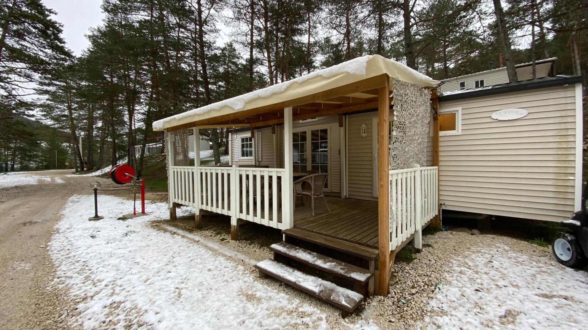 Mobilhome Comfort A La Montagne Saint-Auban  المظهر الخارجي الصورة