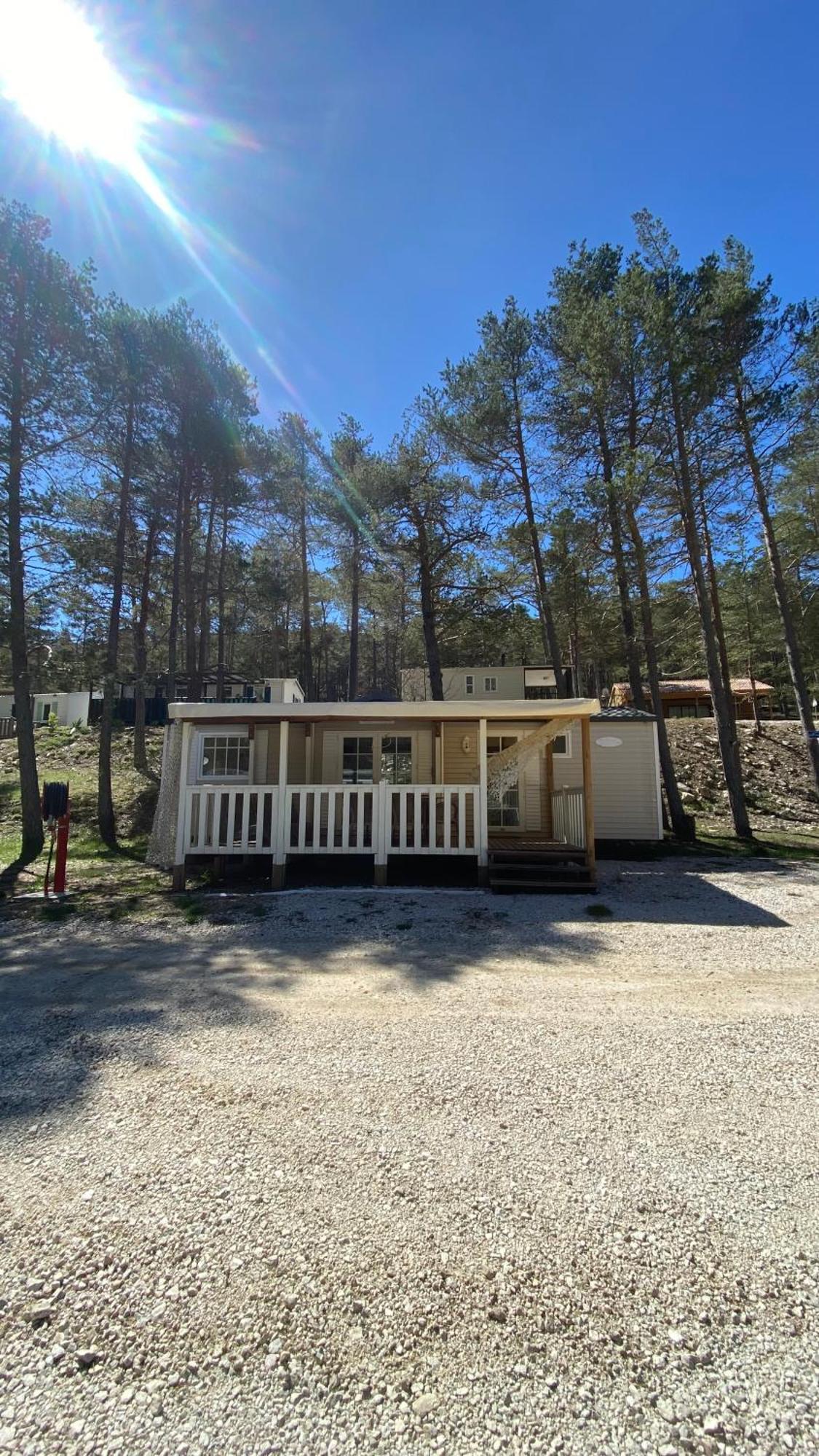 Mobilhome Comfort A La Montagne Saint-Auban  المظهر الخارجي الصورة